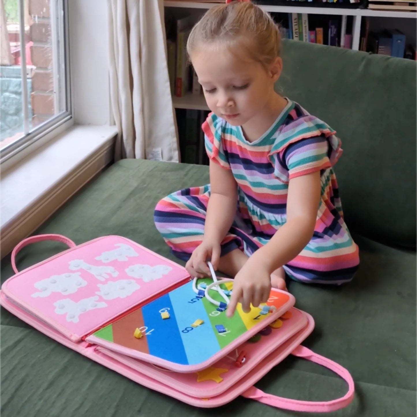 Glysi™ Montessori Busy Board